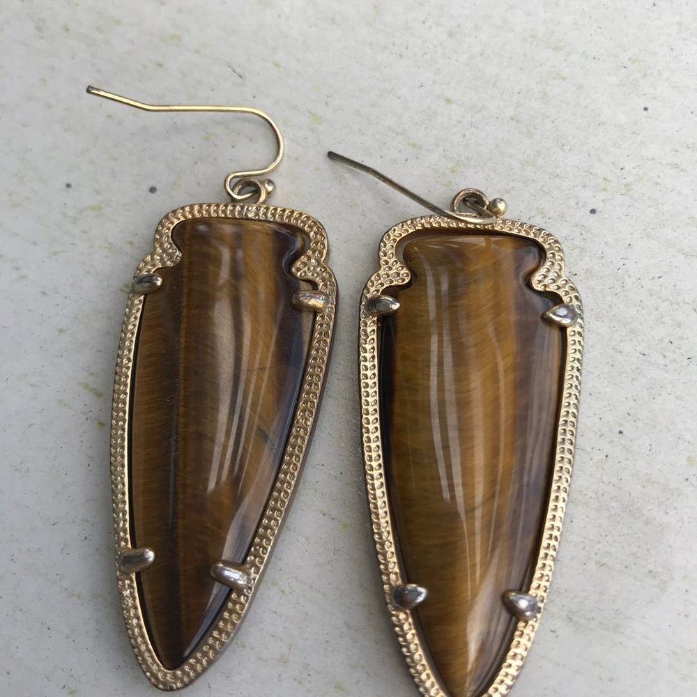Skylar Kendra Scott earrings in tigers eye (gold)